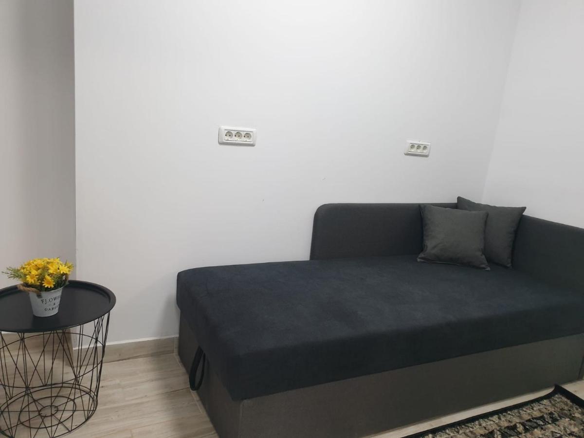Lucky Astra 1 Apartment