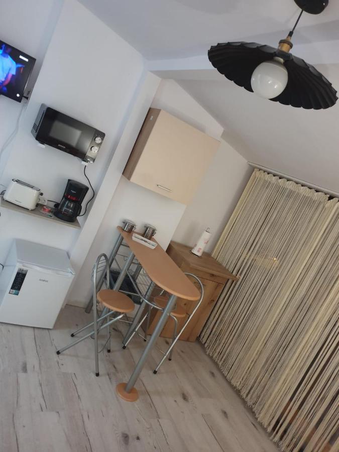 Lucky Astra 1 Apartment
